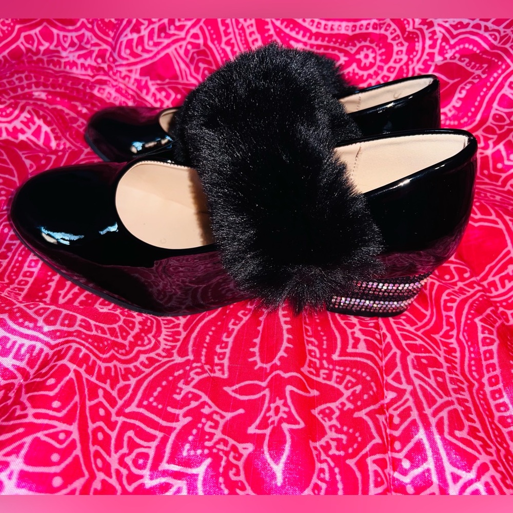Vince Camuto girls black patent leather Mary Jane flats